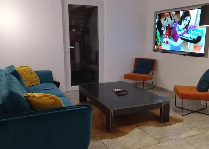 Avec Piscine A Proximite De La 10 Pers *